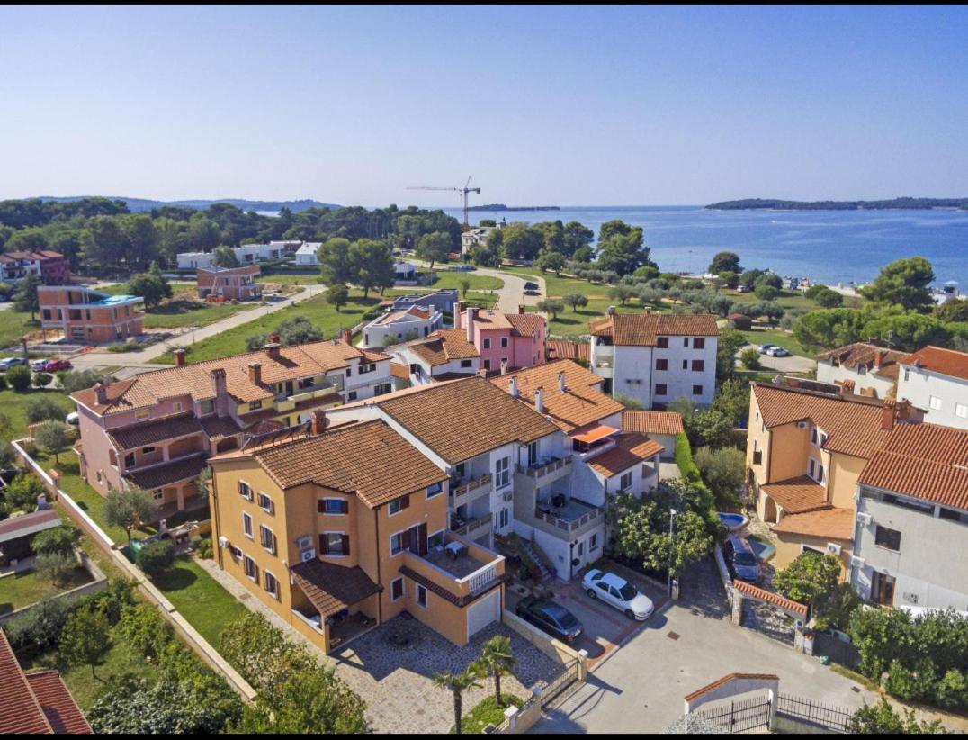 Apartments Mirjan 2000 Fazana Exterior photo